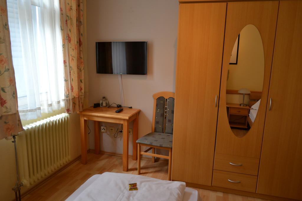 Gutenberg 20 Spire Chambre photo