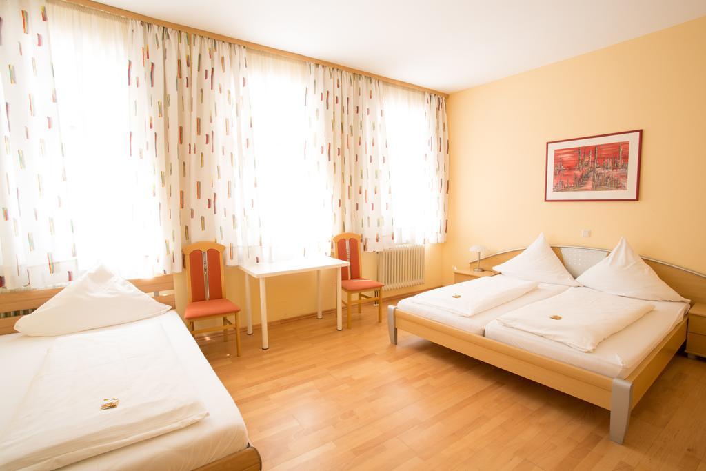 Gutenberg 20 Spire Chambre photo