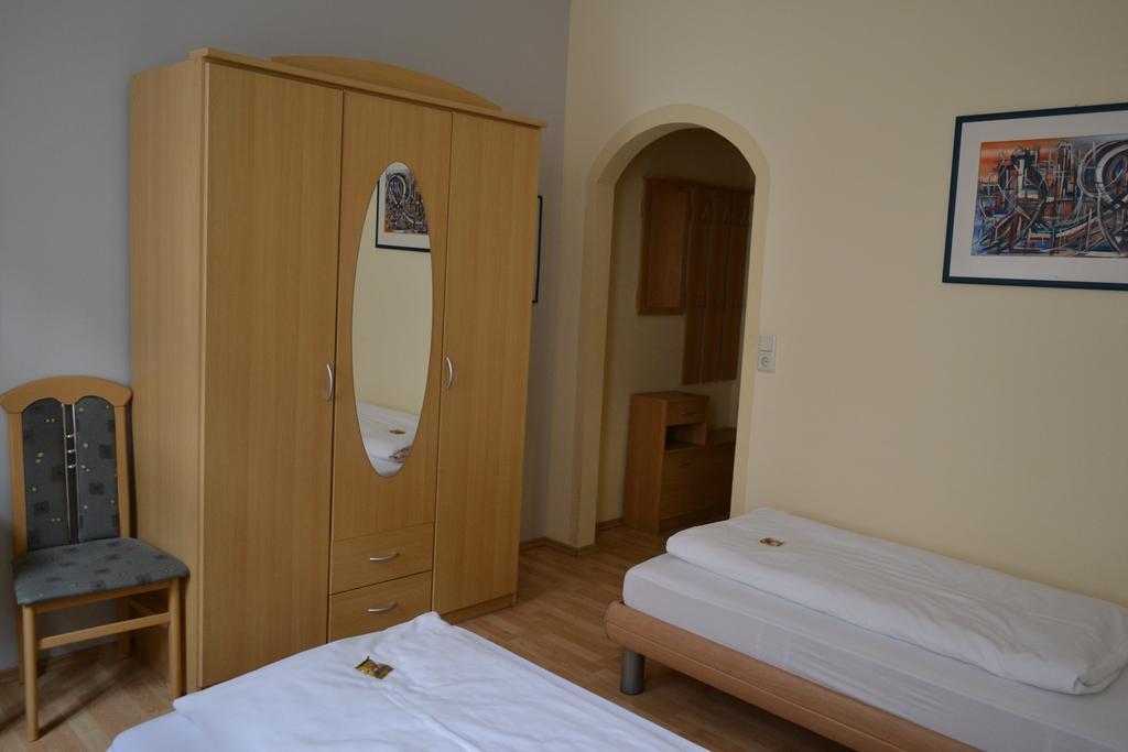 Gutenberg 20 Spire Chambre photo